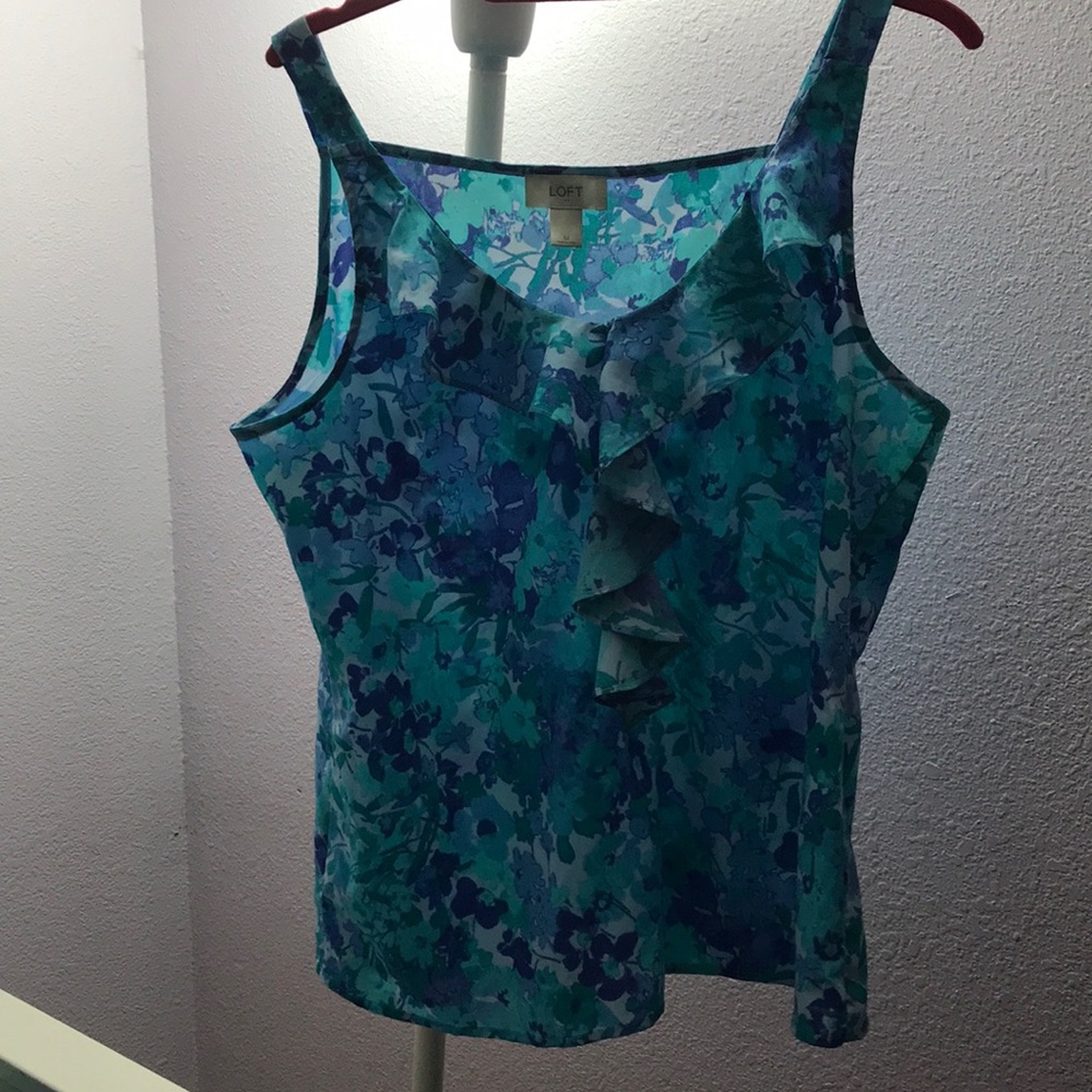 Blue floral blouse no flaws
